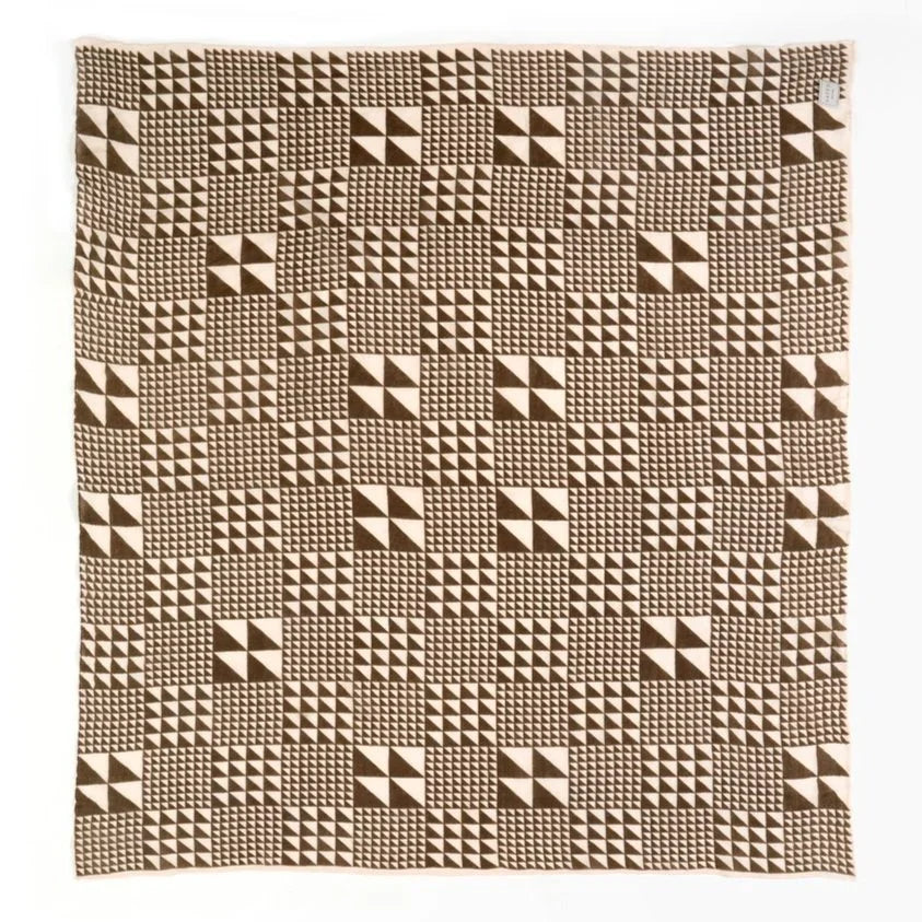 TRIANGLE SCARF