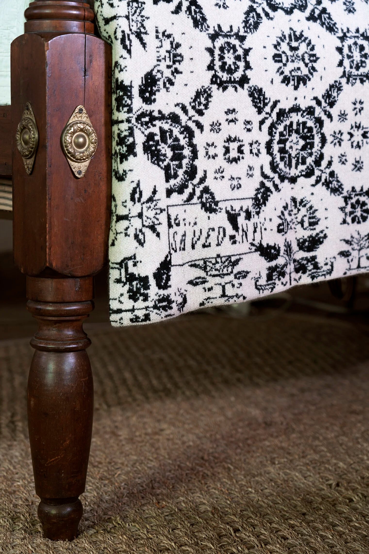 WILLIAMSBURG COVERLET [3 Colors]