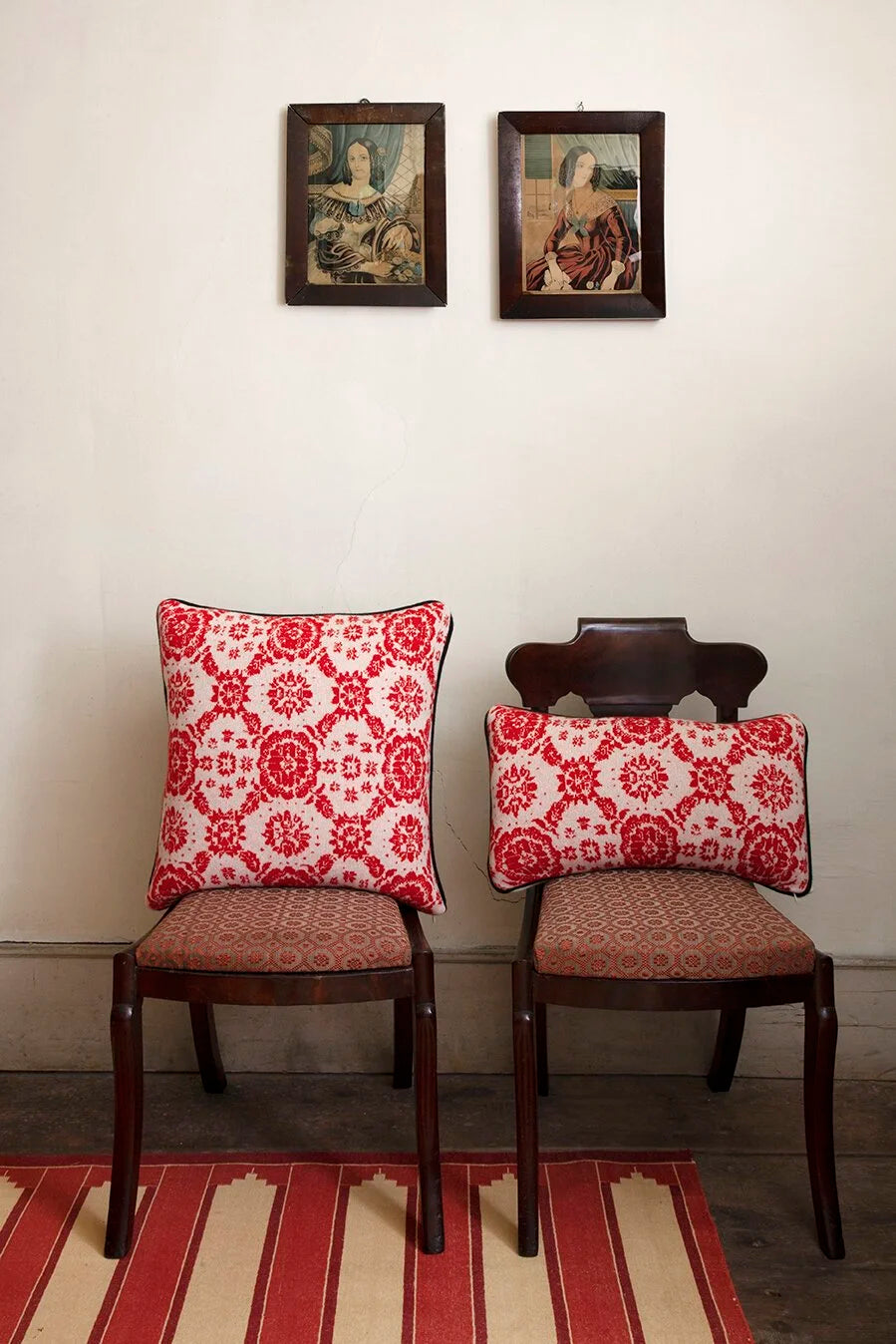 WILLIAMSBURG COVERLET PILLOW [3 Colors]