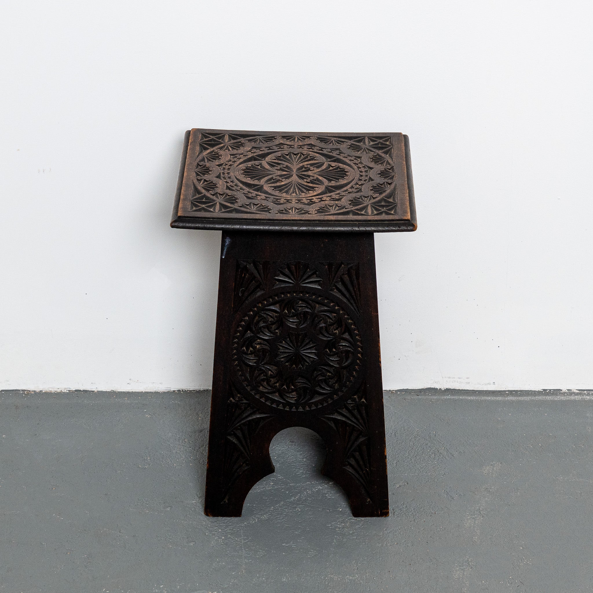 Early 20th century chipped carved bench