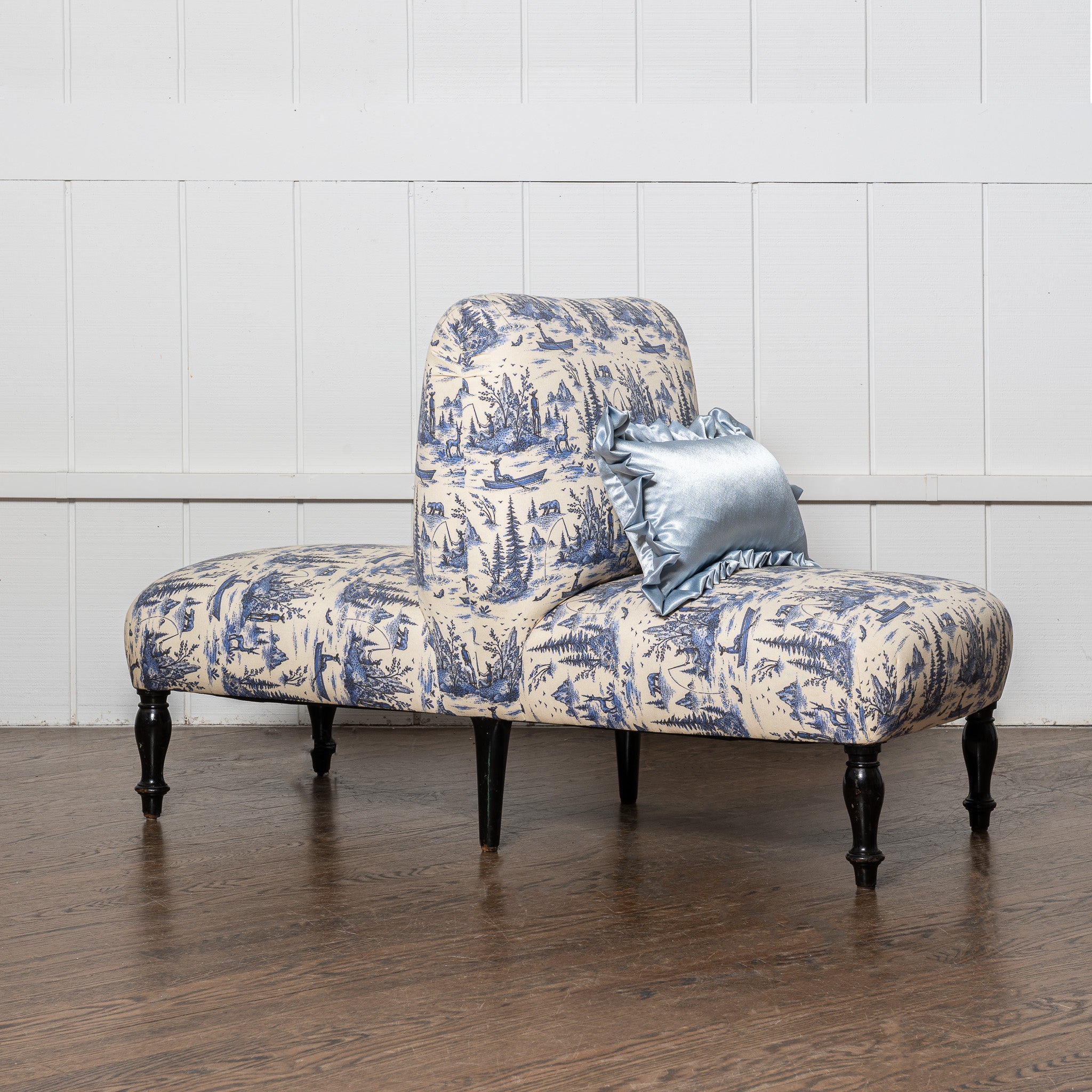 Tête-à-tête newly upholstered