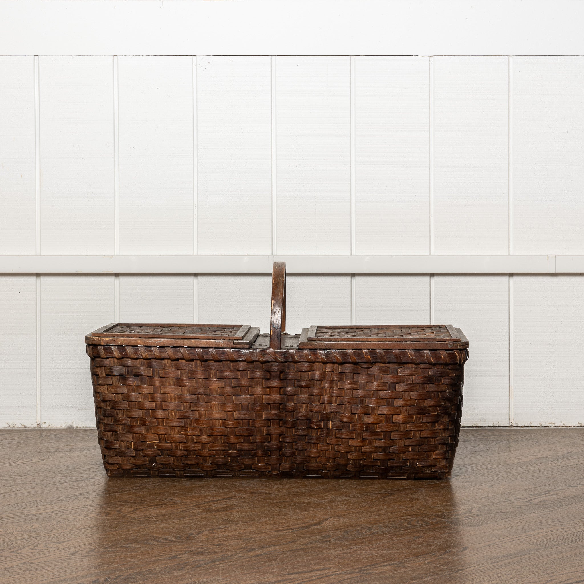 19TH-CENTURY AMERICAN PICNIC BASKET