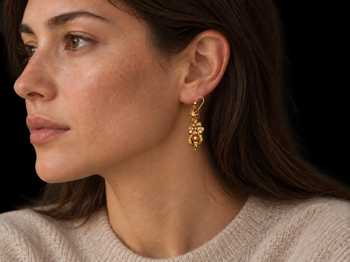 18TH CENTURY SPANISH GOLD AND PEARL EARRINGS, illustrative wearing view