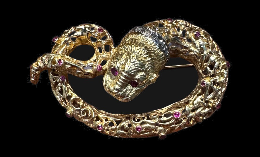 ITALIAN GOLD, RUBY & DIAMOND SEA CREATURE BROOCH — detail view