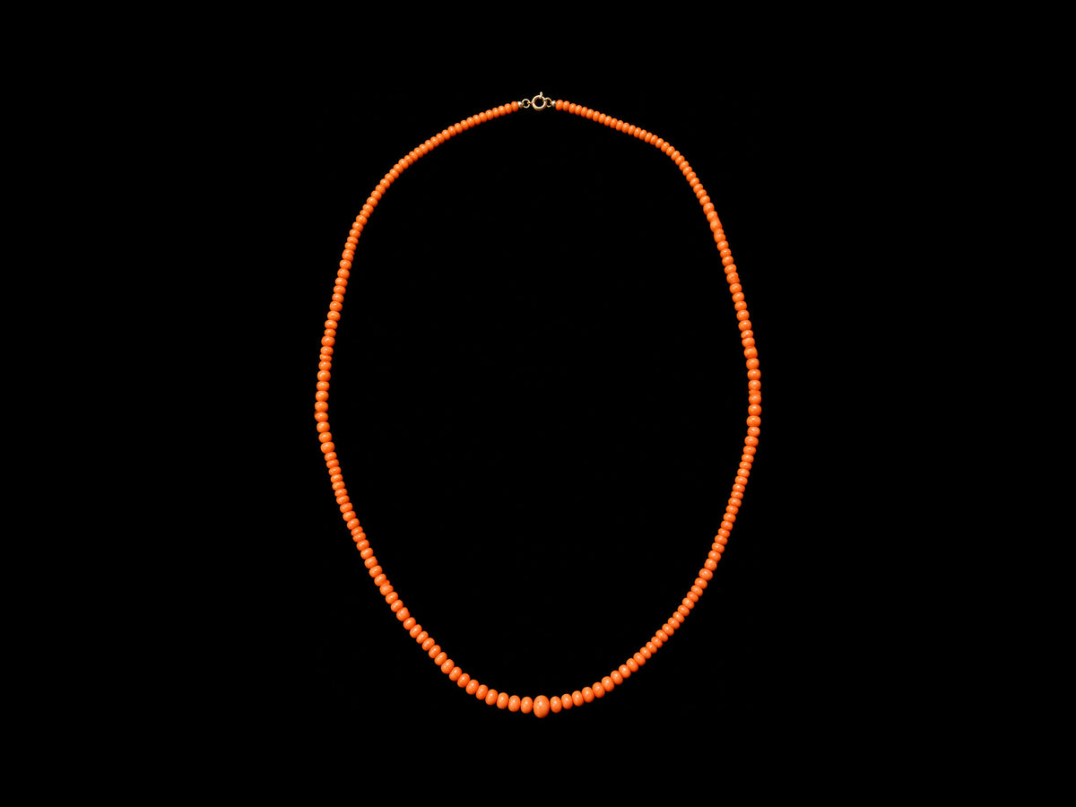 19TH CENTURY VICTORIAN NATURAL CORAL BEAD NECKLACE — front view