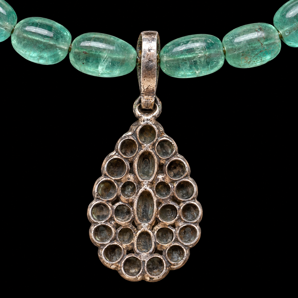 18TH CENTURY SILVER PASTE PENDANT, REVERSE DETAIL ON BLACK