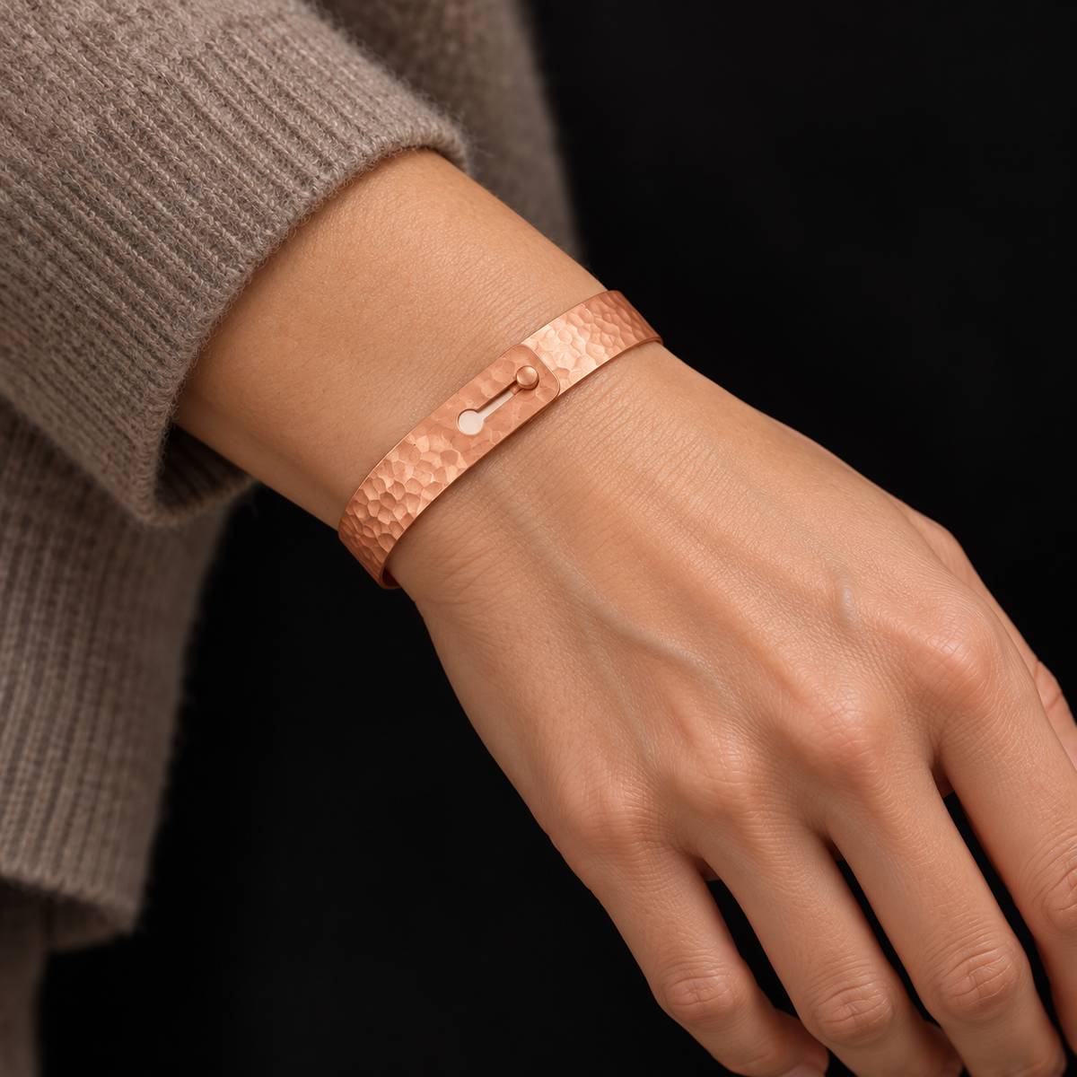 ROSE GOLD VERMEIL BUCKLE BRACELET ON MODEL, AI STYLING ILLUSTRATION